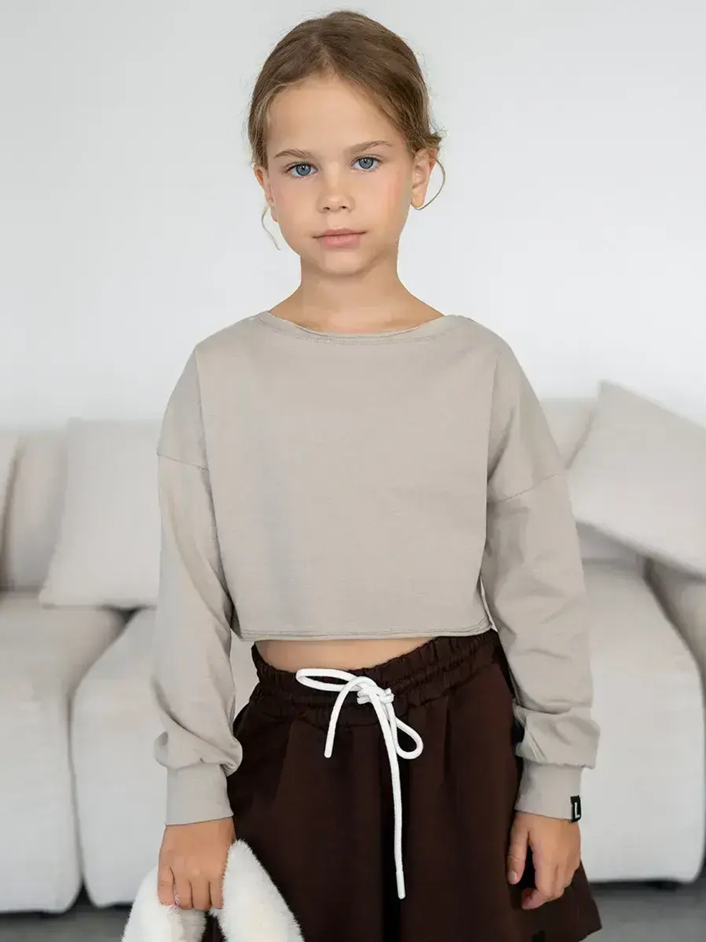 Лонгслив для девочки укороченный, бежевый