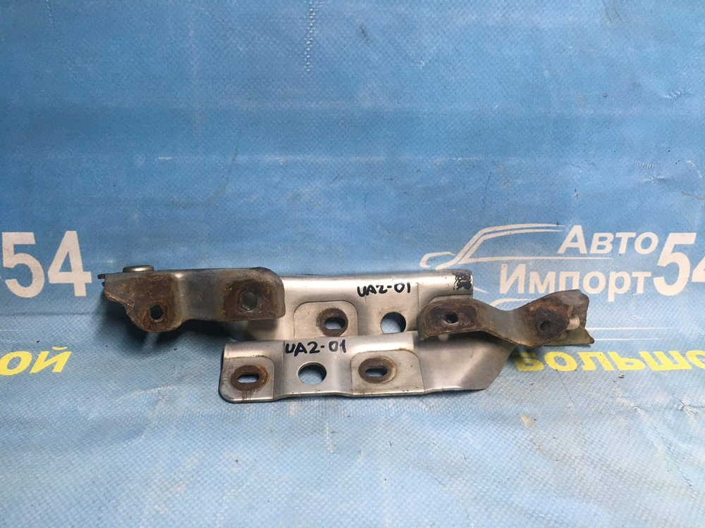 Петля капота левая Honda INSPIRE 1995