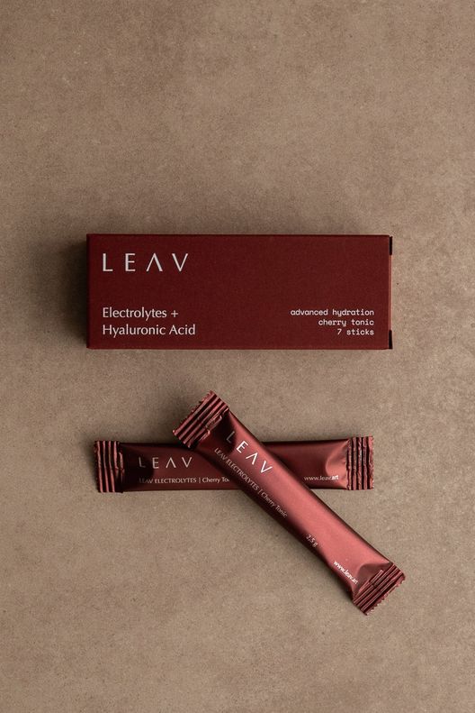 Напиток с электролитами и гиалуроновой кислотой ELECTROLYTES Cherry, 7 стиков / LEAV