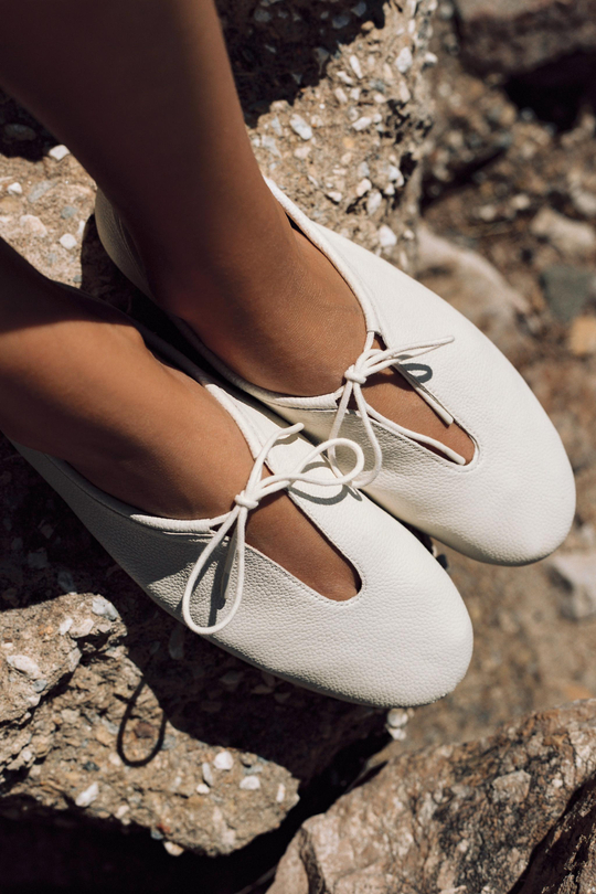 ZARA КОЖАНЫЕ БАЛЕТКИ, ЭКРЮ