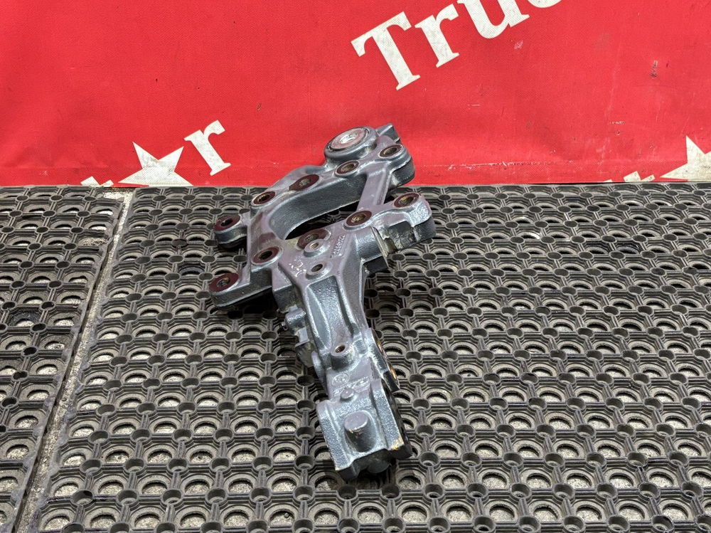 Кронштейн рессоры передней правый 2023г.