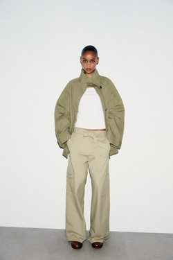 ZARA ФУТБОЛКА С КВАДРАТНЫМ ВЫРЕЗОМ, БЕЛЫЙ