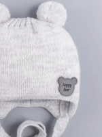 Шапка детская осенняя с завязками и помпонами