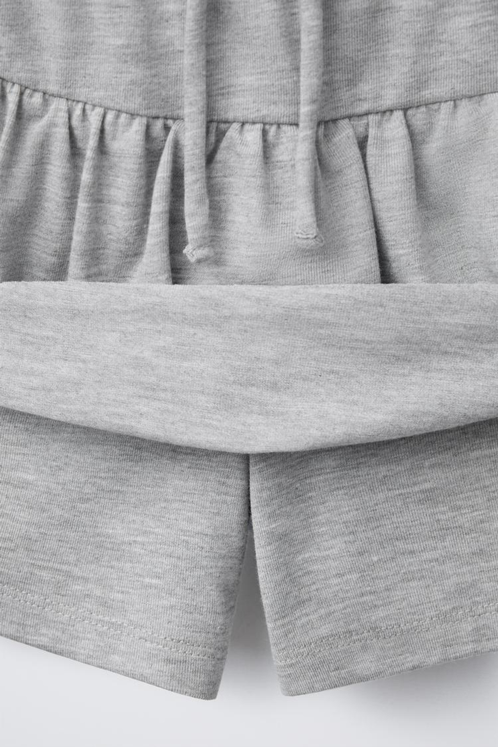 ZARA ЮБКА-ШОРТЫ С ВОЛАНОМ, СЕРЫЙ С МЕЛАНЖЕВЫМ ЭФФЕКТОМ