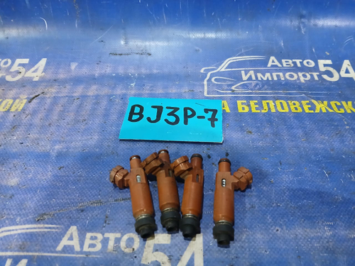 Форсунка топливная MAZDA FAMILIA 2001