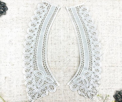 Воротник с бусинками, р. 29х9,5 см, молочный