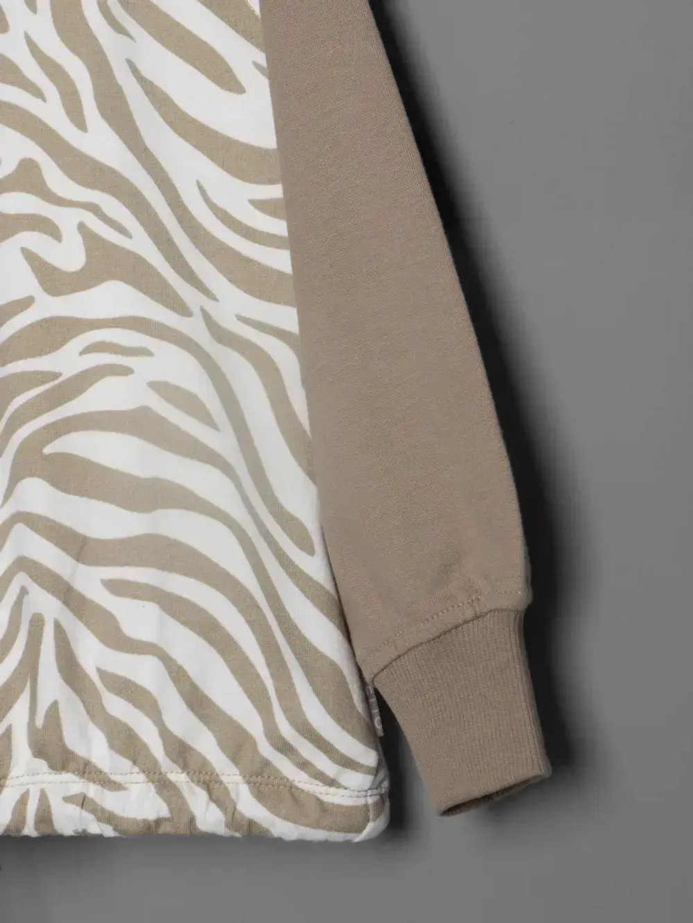 Костюм для девочки с юбкой осенний