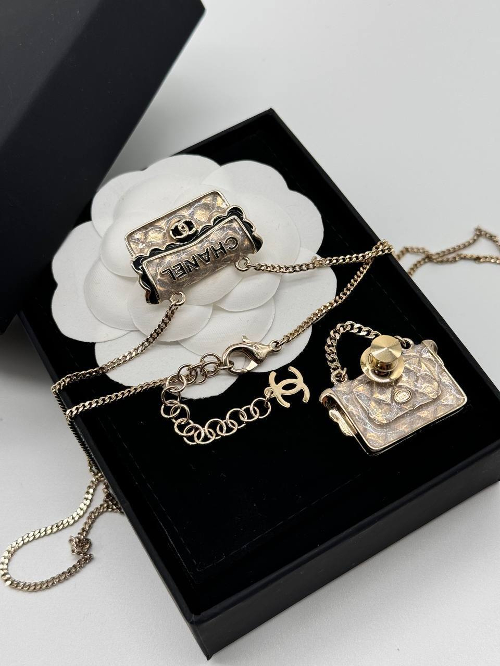 Брошь CHANEL