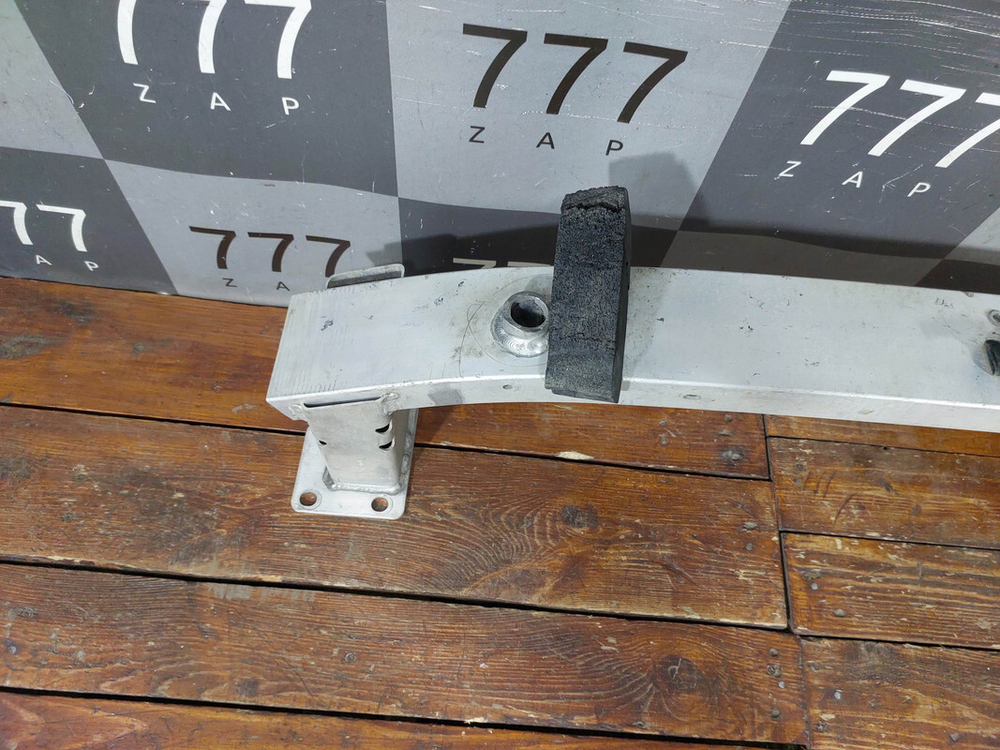 Усилитель переднего бампера Omoda C5 22-нв Б/У Оригинал 501004537AA