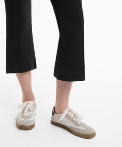 OYSHO Расклешенные брюки-капри из хлопковой смеси со стрелками, черный