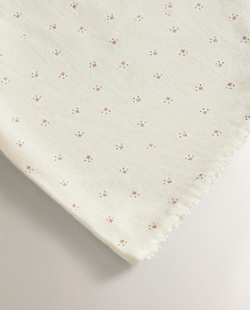 ZARA HOME ДЕТСКОЕ ПОЛОТЕНЦЕ С ЦВЕТОЧНЫМ ПРИНТОМ, ЭКРЮ