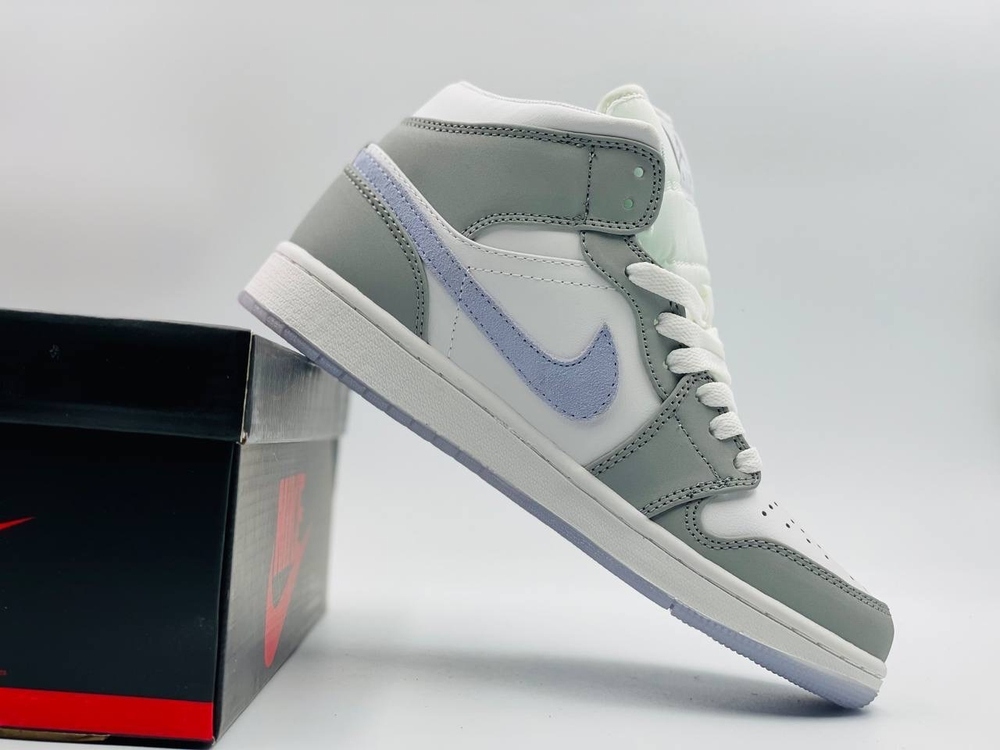 Кроссовки Nike Air Jordan 1 Mid