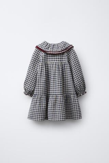 ZARA ПЛАТЬЕ В КЛЕТКУ С ВОЛНИСТОЙ ОТОРОЧКОЙ, СИНИЙ