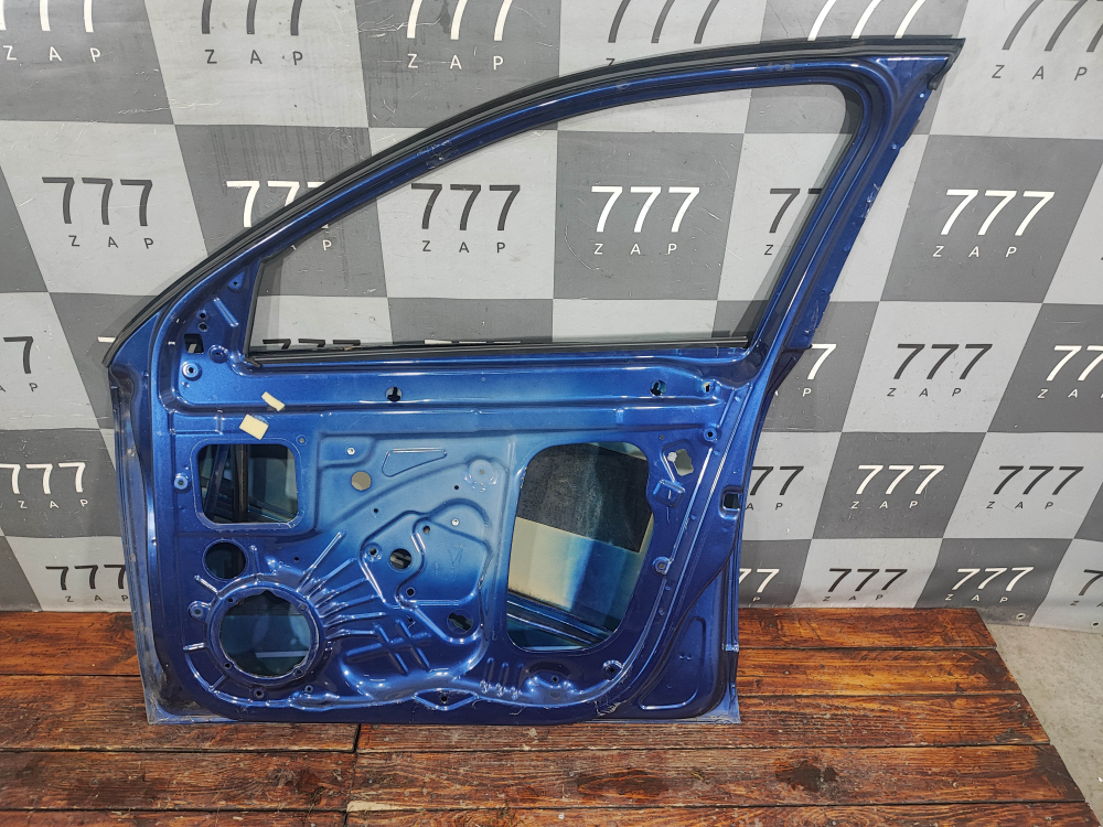 Дверь передняя правая Skoda Octavia 3 (A7) 13-20 Б/У Оригинал 5E0831052B