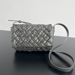 Bottega Veneta Small Rumple Messenger 21 cm