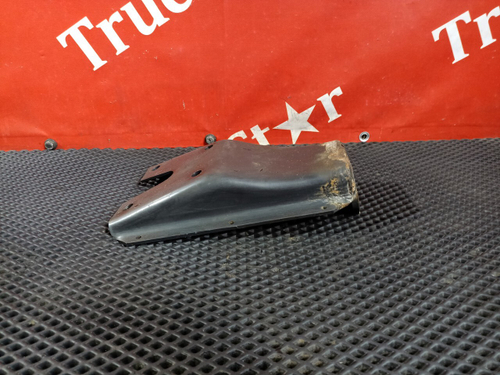 Кронштейн амортизатора переднего