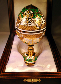 Сувенир "Яйцо-рюмки"