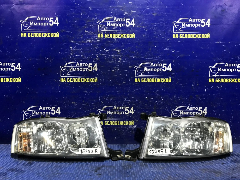 Фара передняя левая NISSAN CEDRIC 1999-2001