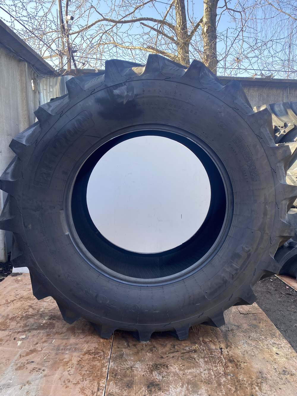 Сельскохозяйственная шина 540/65 R30 RS200 TL 150/153