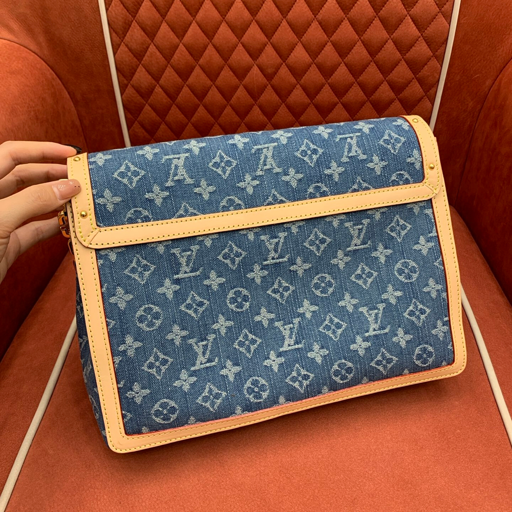 Louis Vuitton Dauphine Soft GM