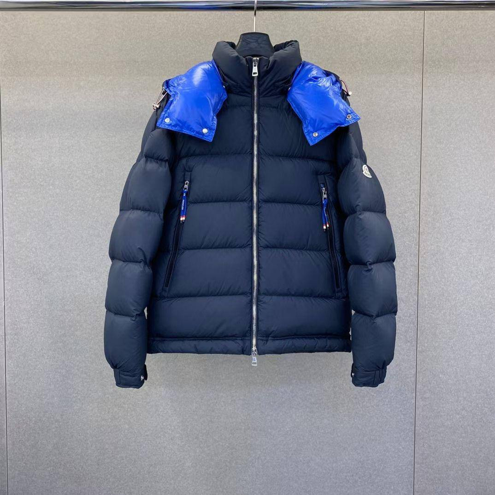 Пуховик Moncler