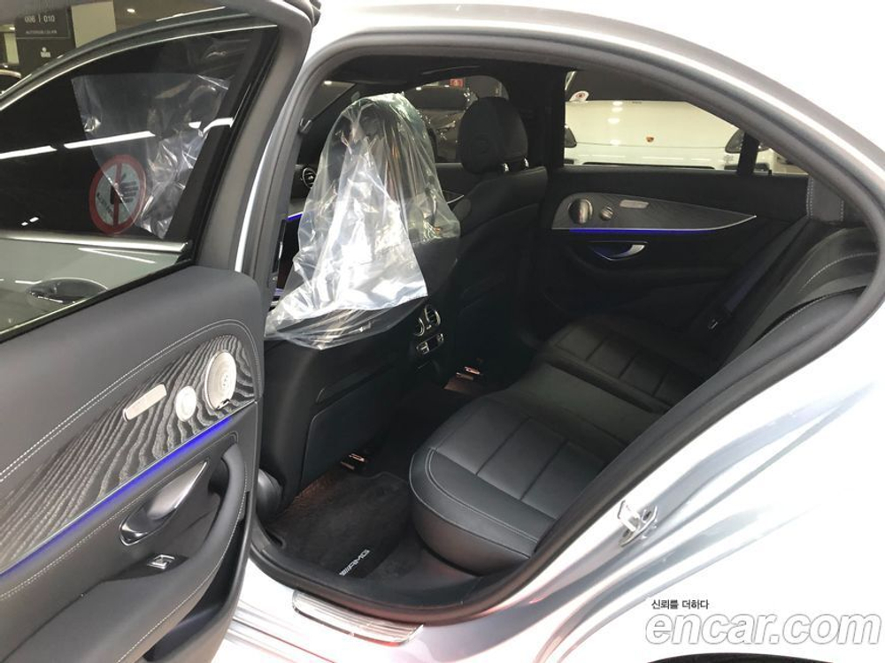 Mercedes-Benz E-Class W213 E350 4MATIC AMG Line (05.2022)