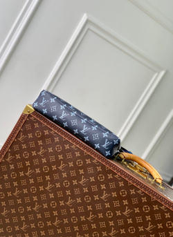 Louis Vuitton Pochette Voyage Souple