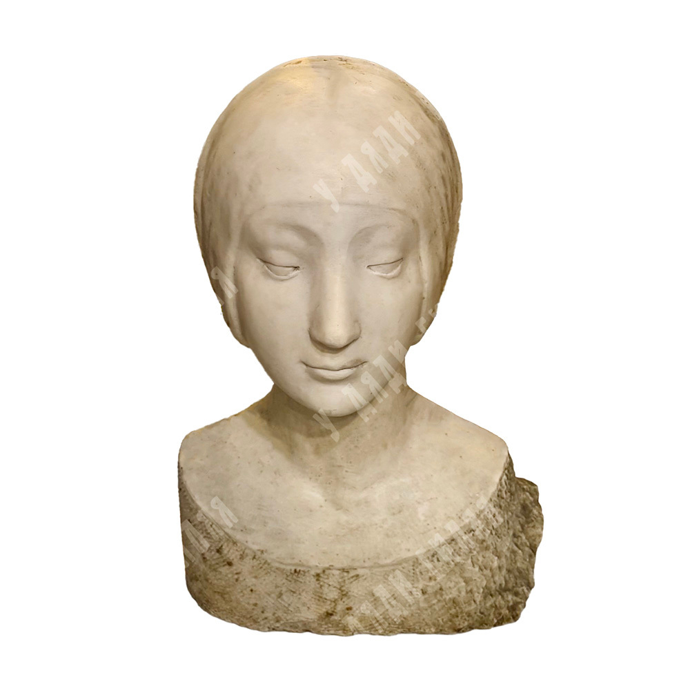 Динес Ю. С. Алиенора Аквитанская. Итальянский мрамор, резец. 1949 г.
