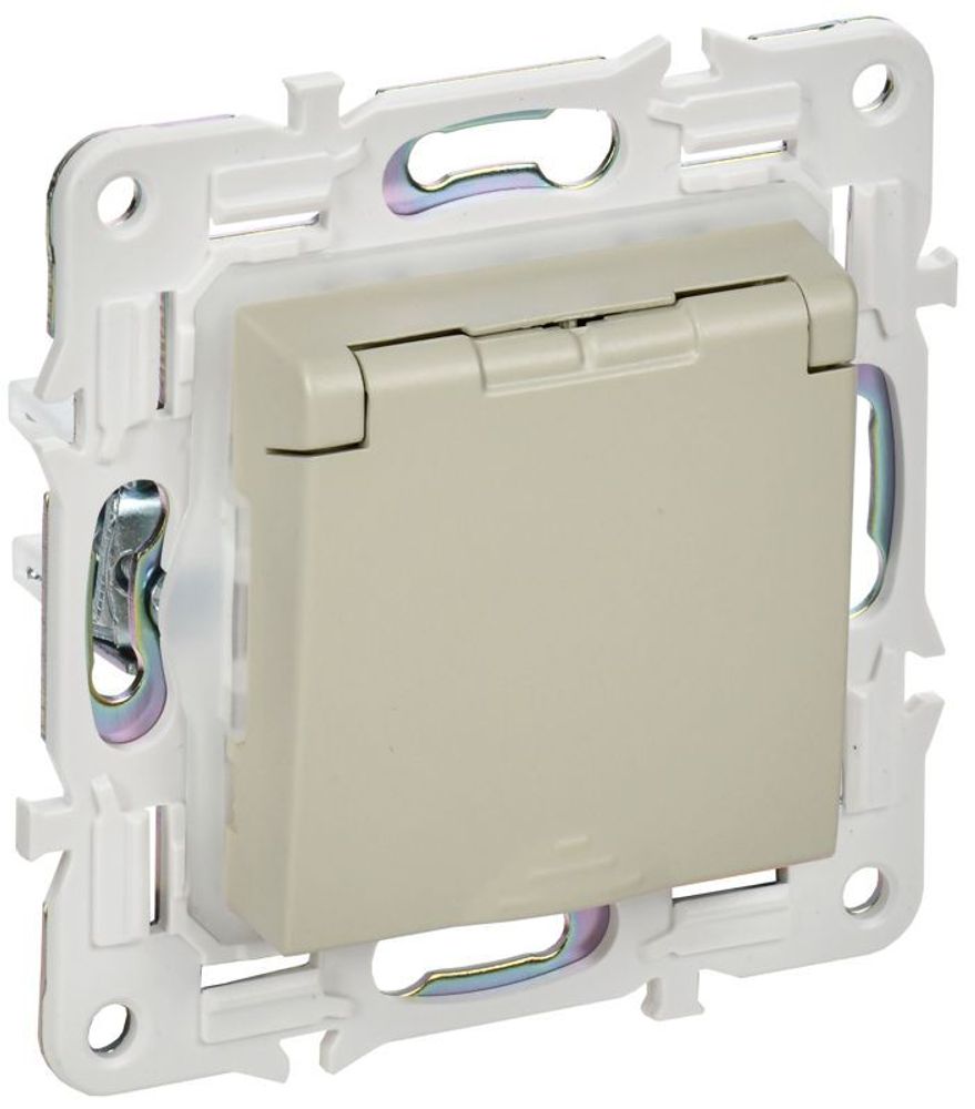 Розетка 1-м SKANDY 16А IP44 с заземл. защ. шторки с крышкой SK-R11B беж. IEK SK-R16-16-44-K10 Розетка 1-м SKANDY 16А IP44 с заземл. защ. шторки с крышкой SK-R11B беж. IEK SK-R16-16-44-K10