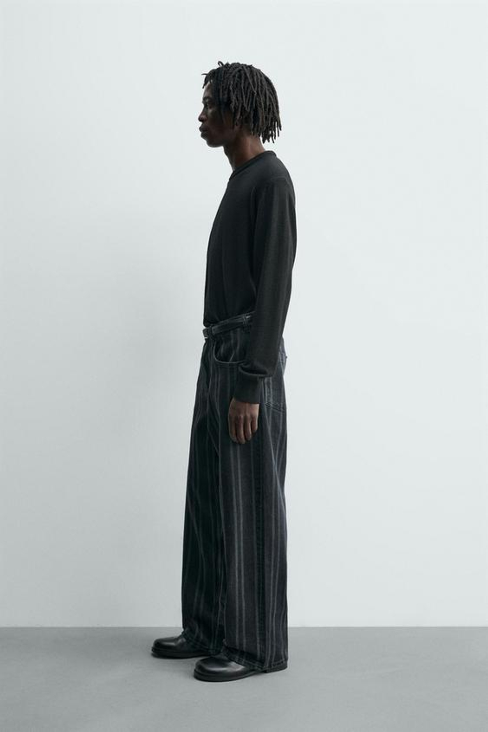 ZARA ДЖИНСЫ RELAXED FIT В ПОЛОСКУ, СИНИЙ