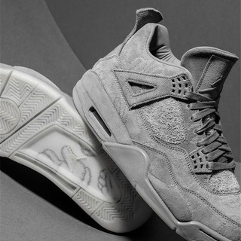 Aj4 x kaws online