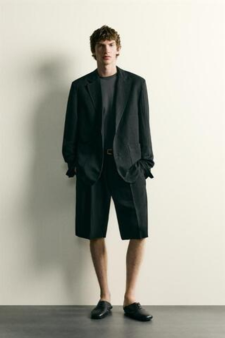 ZARA СТРУКТУРИРОВАННЫЕ ШОРТЫ СО СКЛАДКАМИ, ЧЕРНЫЙ