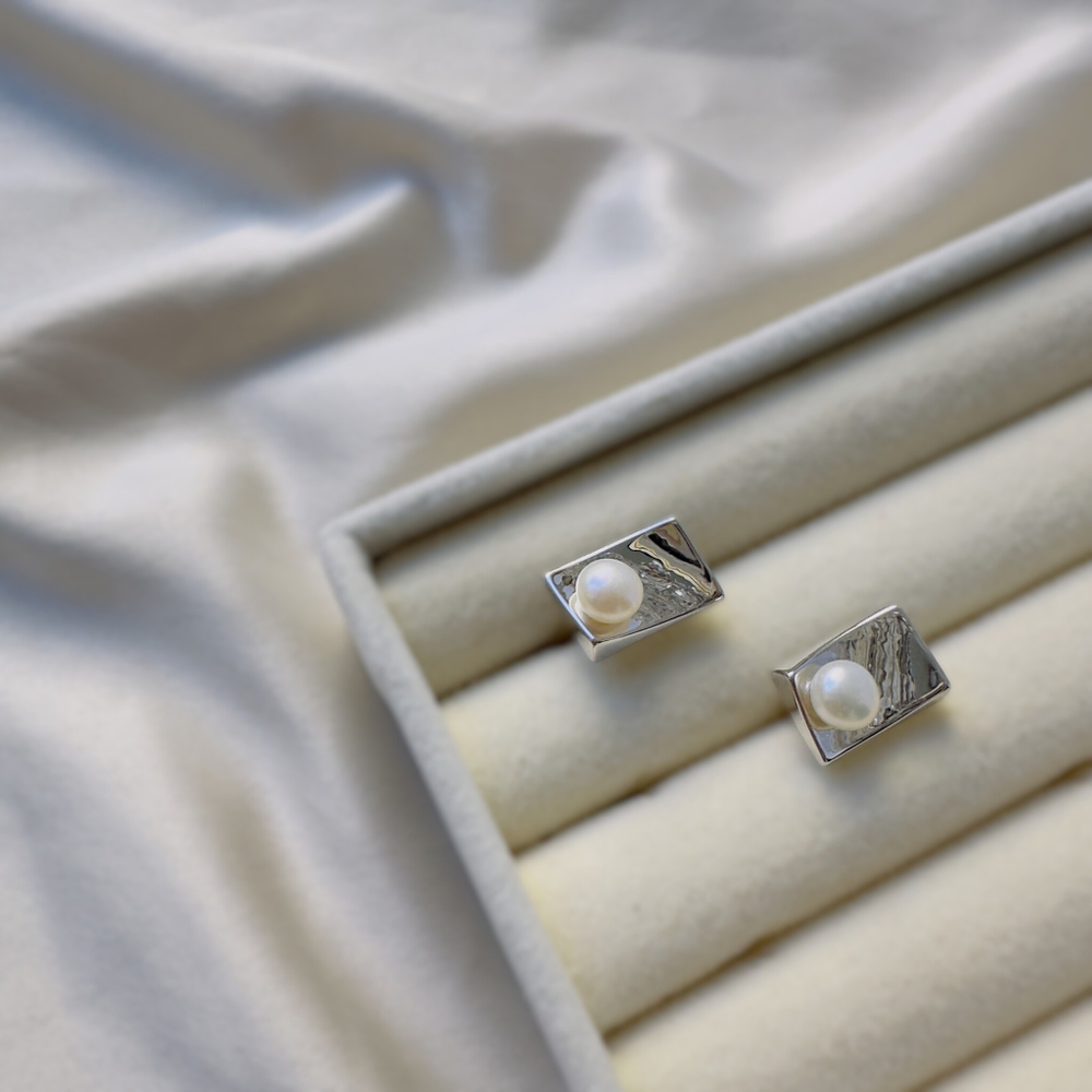 Серьги "Геометрия света" с натуральным жемчугом