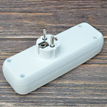 Тройник-разветвитель с заземлением белый