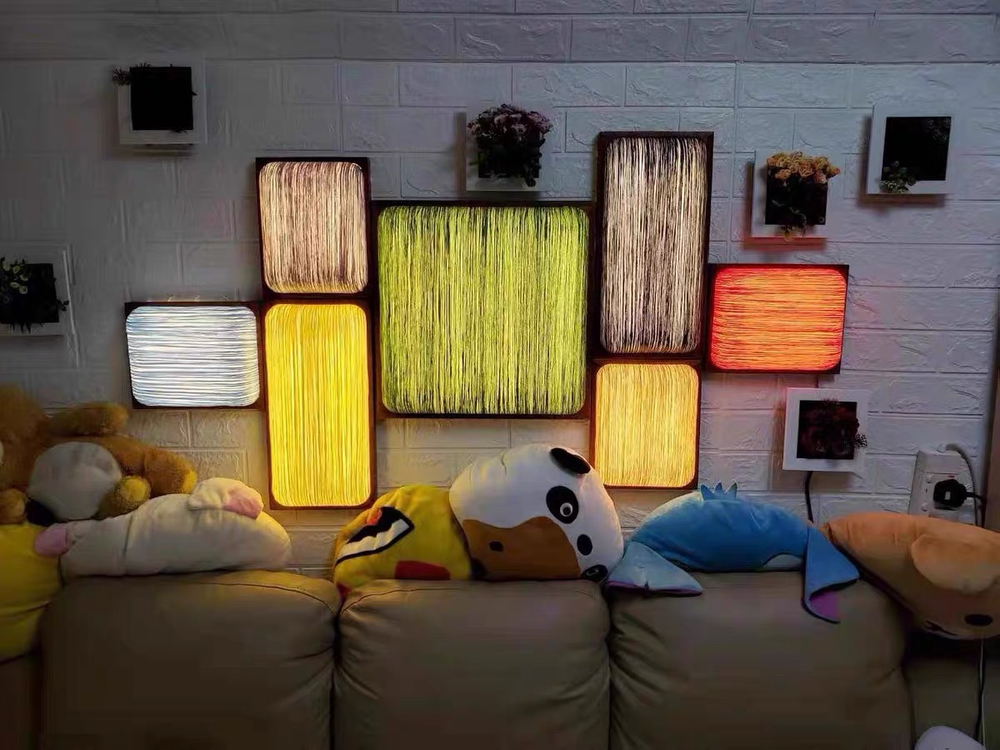 Wall design lamp Simon Says by Aqua Creations Studio