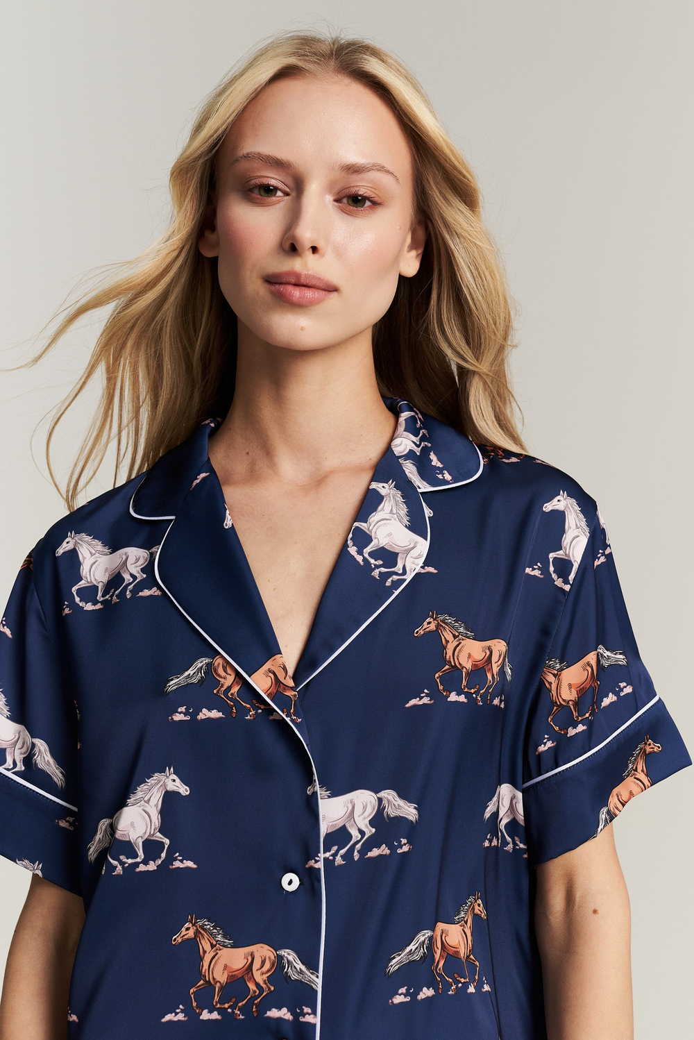 Костюм тройка с лошадьми - S размер