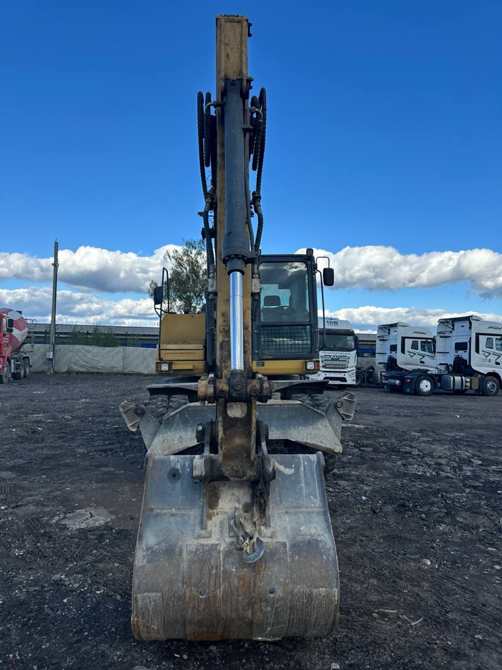 Lovol FP160* Экскаватор колесный FP160W (Дизельный, 3,9 л, 127 л.с., АТ)