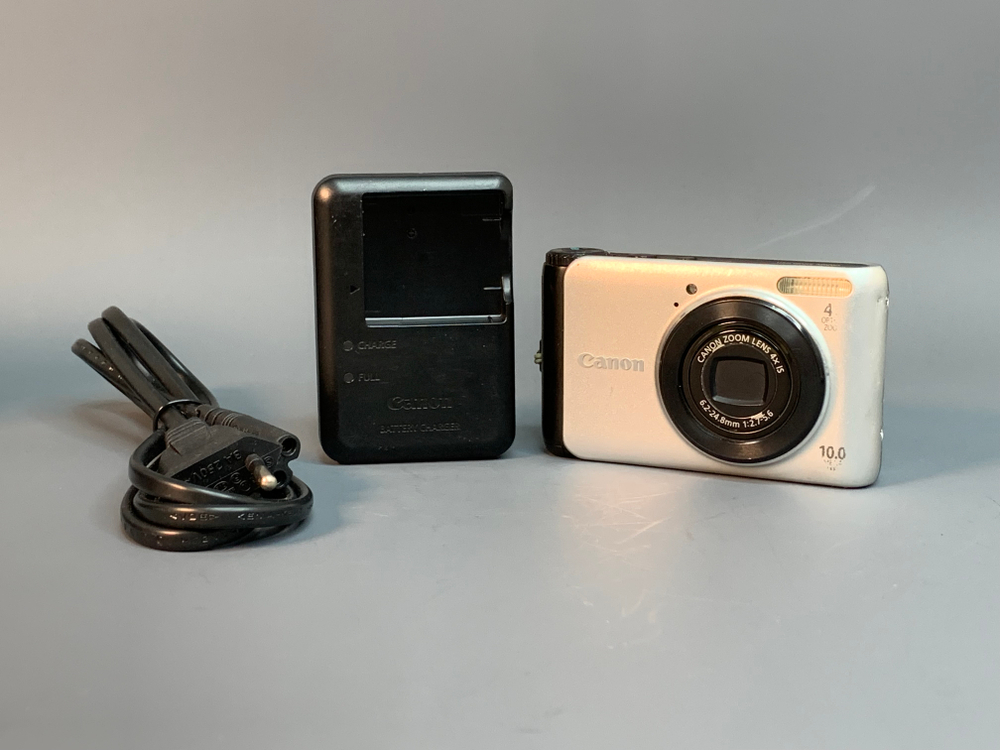 Canon PowerShot A3000 IS, немного вздут аккумулятор