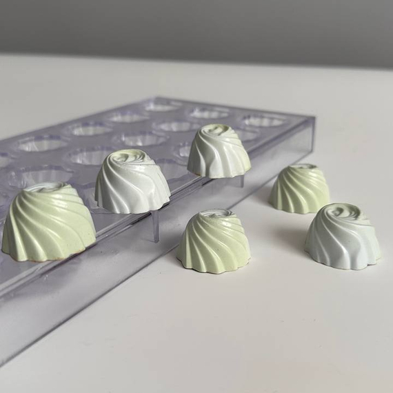 111 | Форма для шоколадных конфет (275*135 мм)