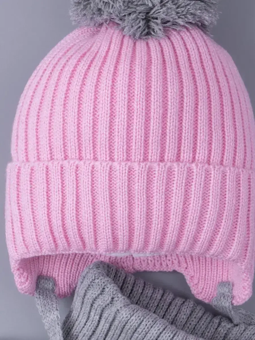 Шапка для девочки осенняя вязаная и снуд