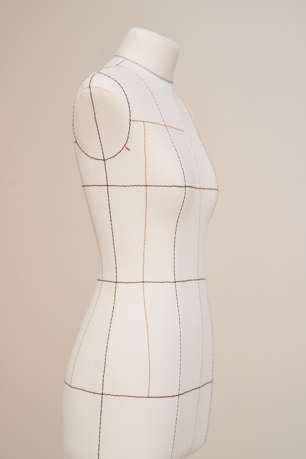 Масштабный манекен Бетти, комплект Премиум, с разметкой, размер 1:2 (42), бежевый