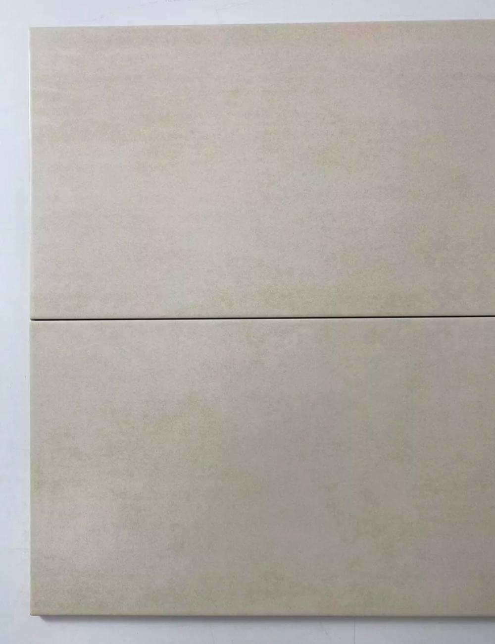 Quarta beige wall 01 250х600 (1-й сорт)