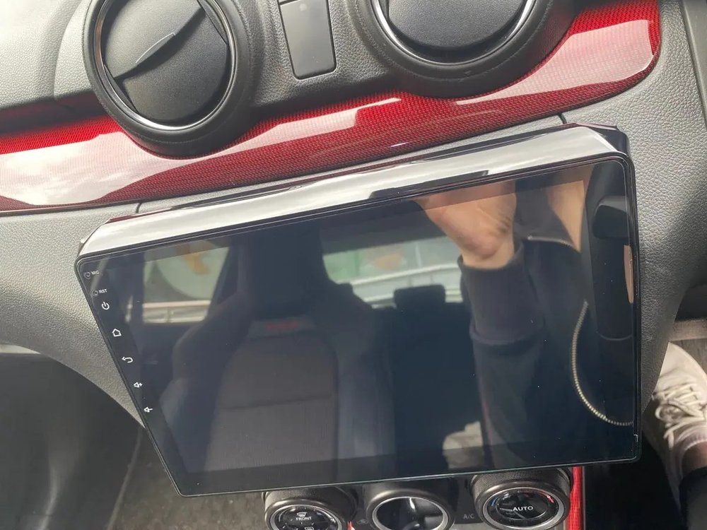 Магнитола для Suzuki Swift 5 2016-2023 (рамка матовая) - FarCar DX10-179-10MAT монитор 10.36" IPS на Android 13, 4+64Гб, CarPlay