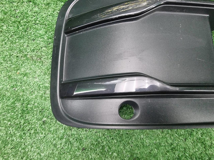 Накладка переднего бампера правая Audi Q7 2 15-19