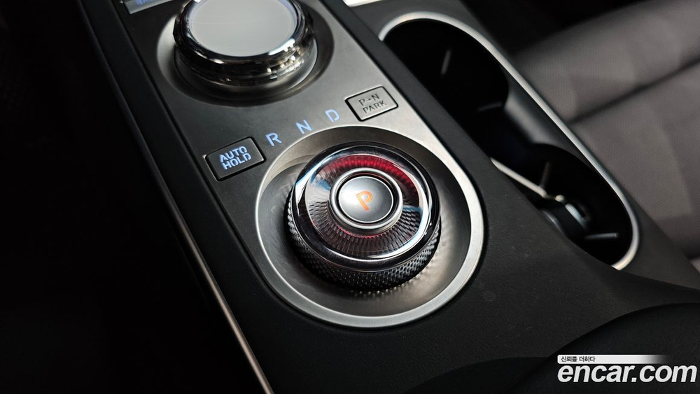 Genesis GV70 2.5T Бензин 2WD (05.2022)