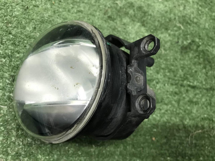 ПТФ правая Toyota Land Cruiser Prado 150 17-нв LED