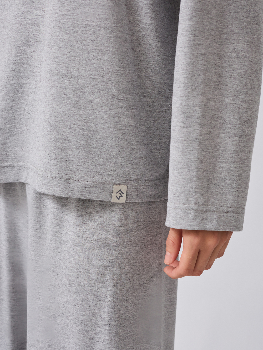 Лонгслив базовый оверсайз из вискозы