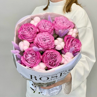 «Сиреневая дива» букет пионовидных роз ,хлопка и лагуруса