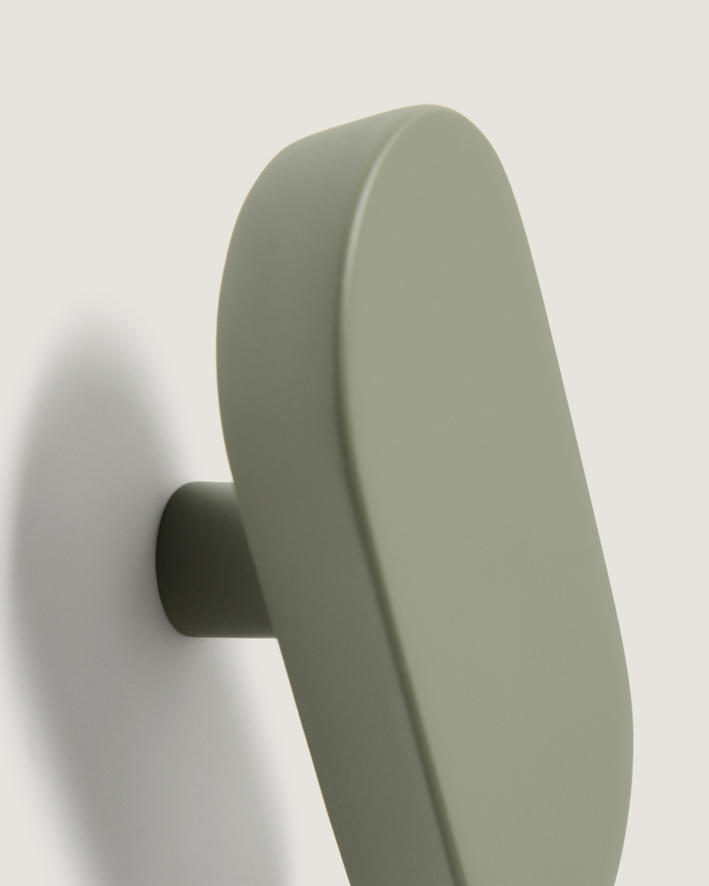 Набор из 2 вешалок Arely из бука с зеленым лаковым покрытием, 6,5 см/10 см