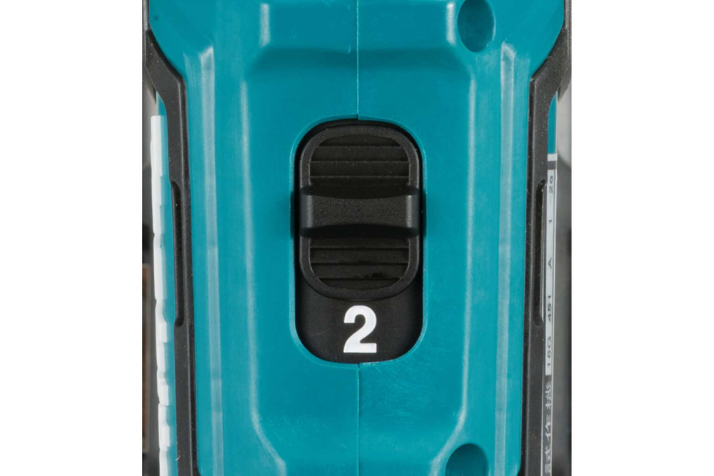 Аккумуляторная дрель-шуруповерт Makita DF333DWME
